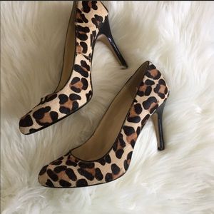 Max studio size 7.5 leopard print heels